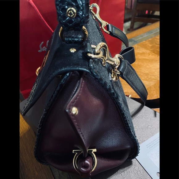 🌺FERRAGAMO HANDBAG/ / CROSSBODY AUTHENTIC, LEATHER- ITALY 🇮🇹 🌺 - Picture 4 of 12